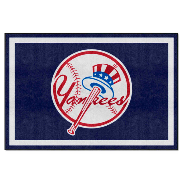MLB - New York Yankees 5x8 Rug with Yankees logo