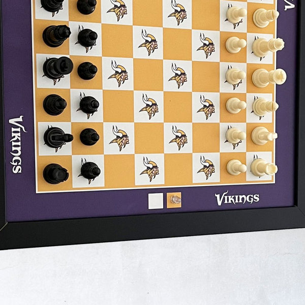 Minnesota Vikings Magnetic Chess Set