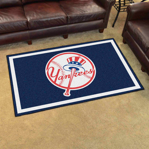 MLB - New York Yankees 4x6 Rug with Yankees logo