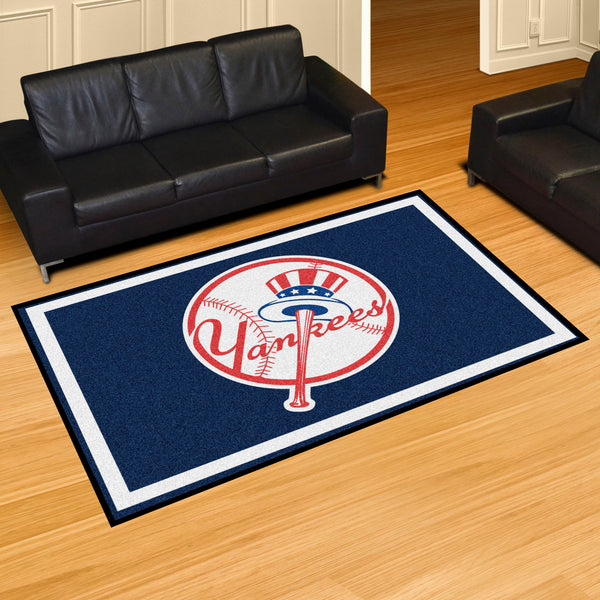 MLB - New York Yankees 5x8 Rug with Yankees logo