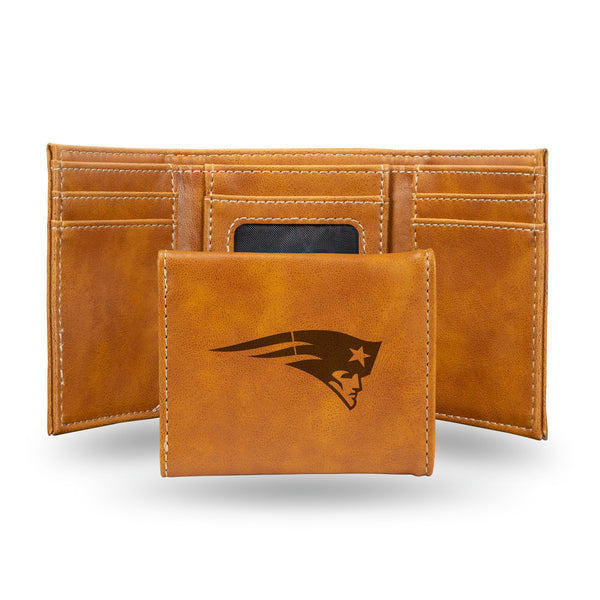 '-TRIFOLD-True Sports Fan