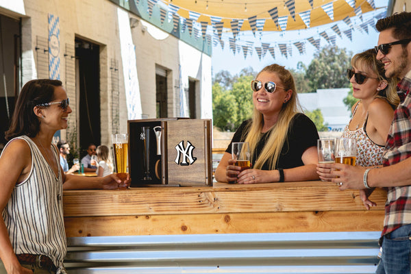 NEW YORK YANKEES - PILSNER BEER GLASS GIFT SET