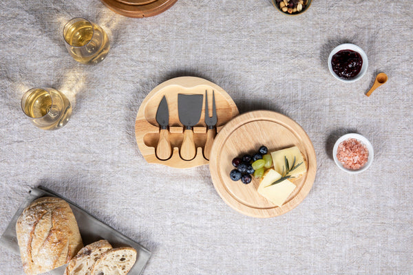 CAL STATE FULLERTON TITANS - BRIE CHEESE CUTTING BOARD & TOOLS SET